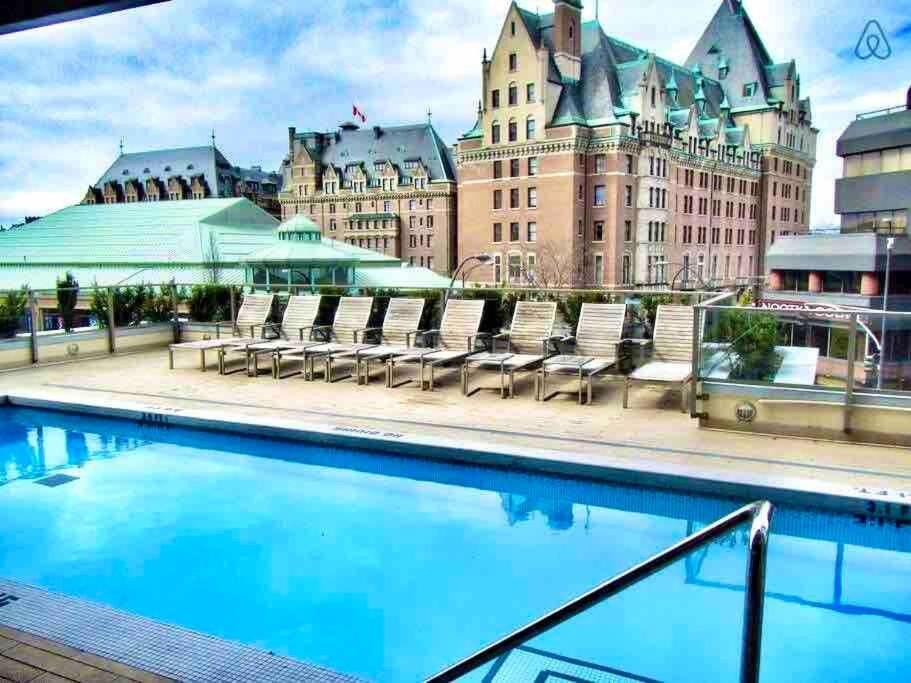 Victoria'S Best Location 2 Bedroom Luxe Condo 外观 照片